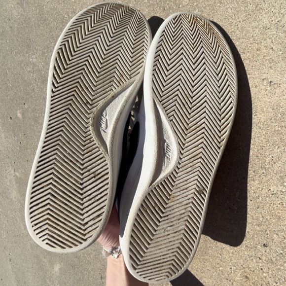 Nike blazers, slightly used, size 7 in women 5 in men’s - Picture 7 of 7